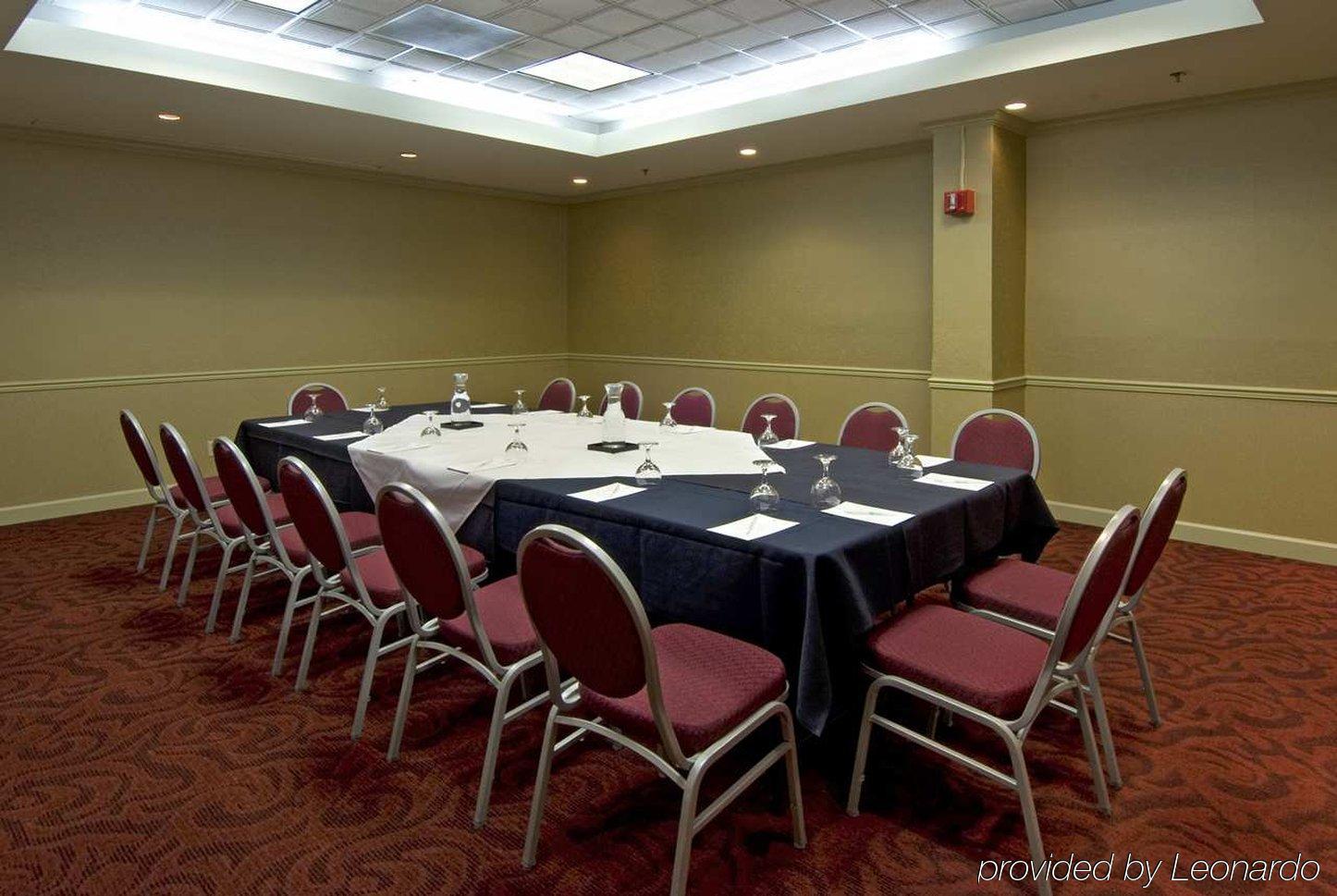 Embassy Suites By Hilton Atlanta Galleria Smyrna Facilidades foto