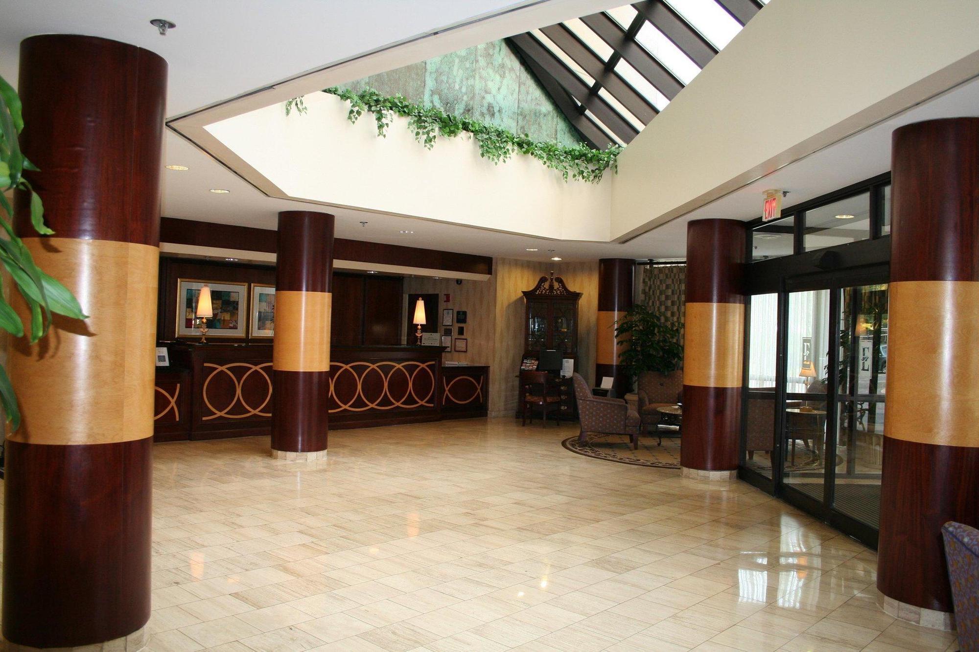 Embassy Suites By Hilton Atlanta Galleria Smyrna Exterior foto